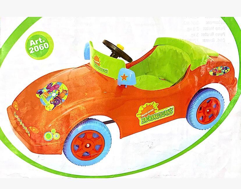 AUTO A PEDAL BACKYARDIGANS