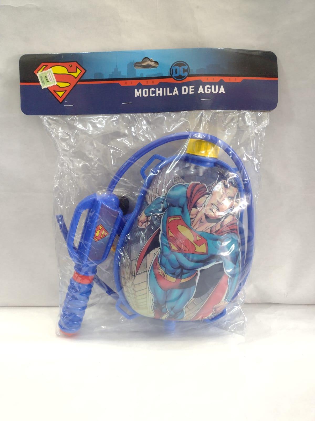 PISTOLA DE AGUA CON MOCHILA SUPERMAN