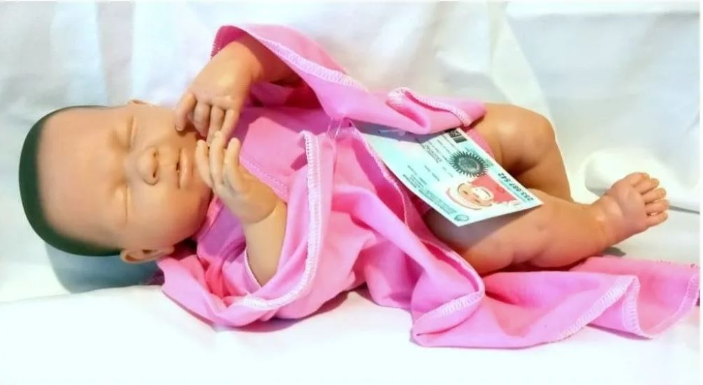 BEBE DORMIDO CON MANTITA 38CM