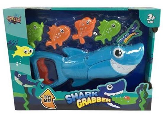 TIBURON ATRAPA PECES EN CAJA